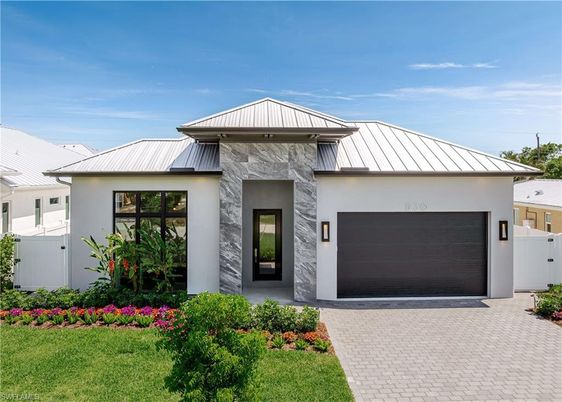 Attached, Exterior, Facade, Farmhouse