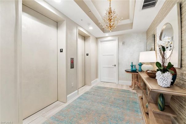 Chandelier, Elevator, Interior, Recessed Lighting