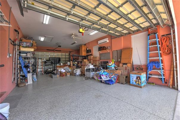 Garage, Interior