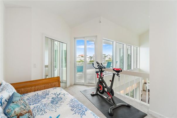 Bedroom, Fitness Equipment, Interior, Water