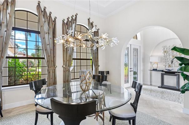 Chandelier, Dining room, Interior