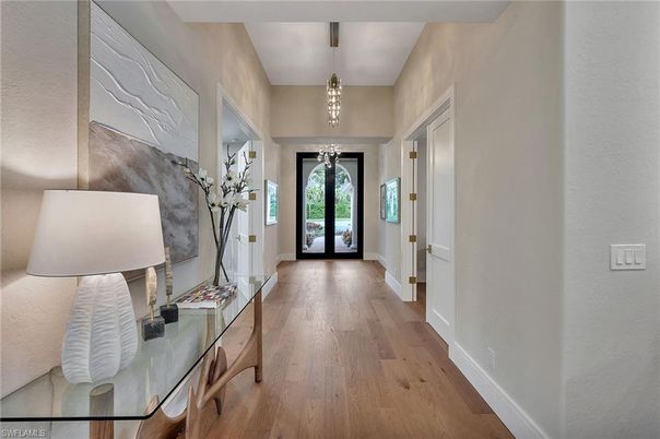 Interior, Pendant Lights, Wood Texture Flooring