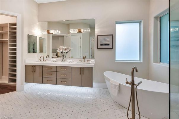 Bathroom, Dual Sink Vanities, Free Standing Baths, Interior