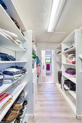 Interior, Walk-in Closets, Wood Texture Flooring