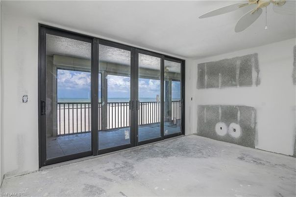 Interior, Sun Room, Water