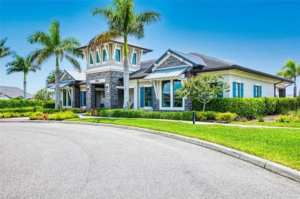 Exterior, Facade, Ranch