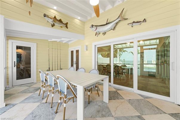 Dining room, Interior, Recessed Lighting, Water