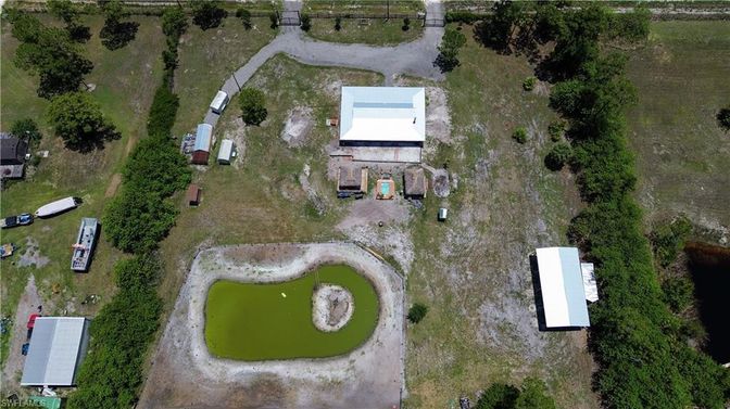 Exterior, Drone