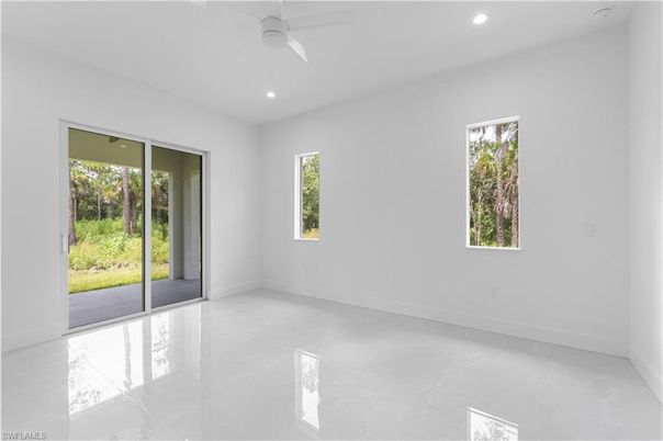 Empty room, Interior, Recessed Lighting