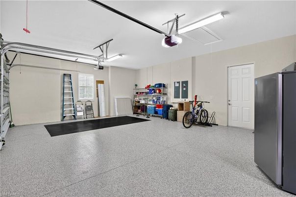 Garage, Interior