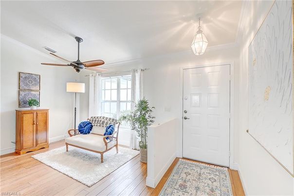 Interior, Pendant Lights, Wood Texture Flooring