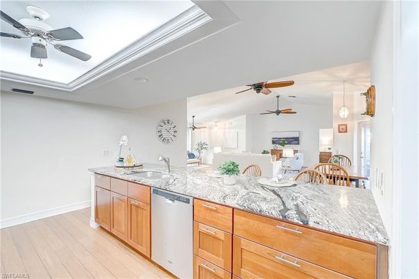 Dining room, Interior, Kitchen, Pendant Lights, Wood Texture Flooring