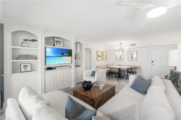 Chandelier, Dining room, Interior, Living room