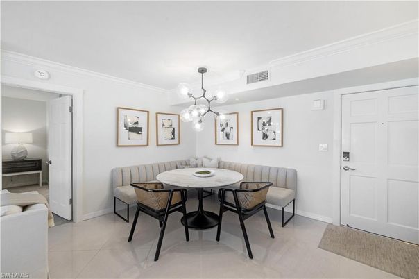 Bedroom, Dining room, Interior, Pendant Lights