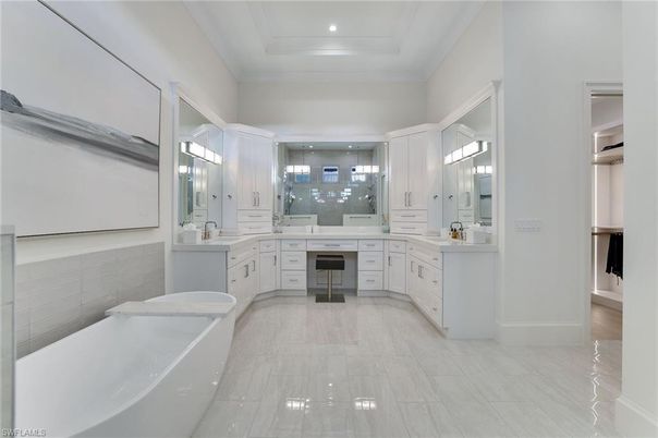 Bathroom, Dual Sink Vanities, Free Standing Baths, Interior, Recessed Lighting