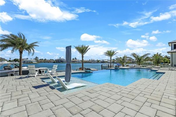 Exterior, Pool, Water