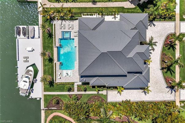 Exterior, Drone