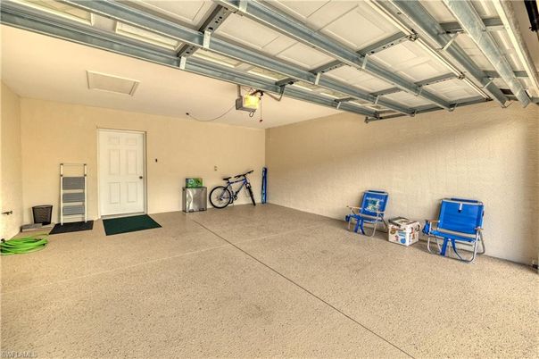 Garage, Interior