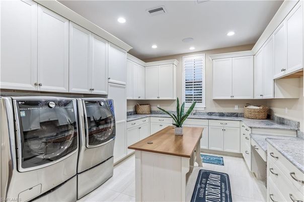 Interior, Kitchen, Recessed Lighting, Washer