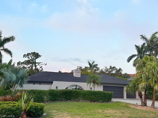 Attached, Exterior, Facade, Ranch