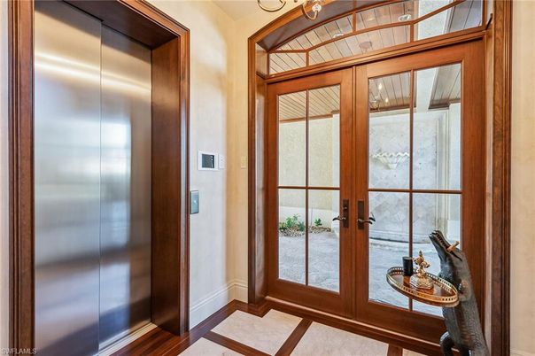 Elevator, Interior