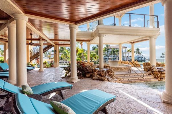 Exterior, Pool, Water