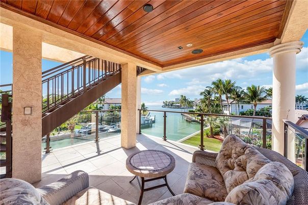 Exterior, Recessed Lighting, Water