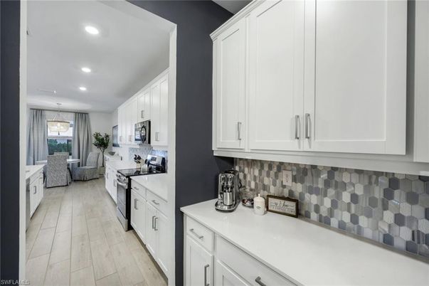 Dining room, Interior, Kitchen, Pendant Lights, Recessed Lighting, Wood Texture Flooring