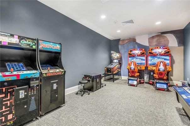 Game Room, Interior, Recessed Lighting