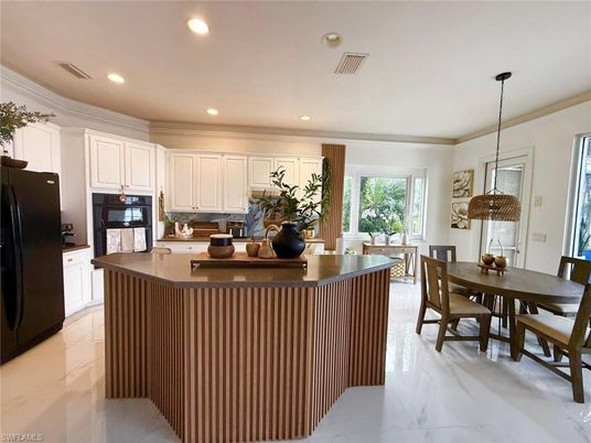 Dining room, Interior, Kitchen, Marble, Pendant Lights, Recessed Lighting