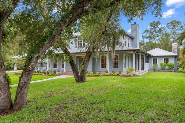Backyard, Exterior, Facade, Ranch