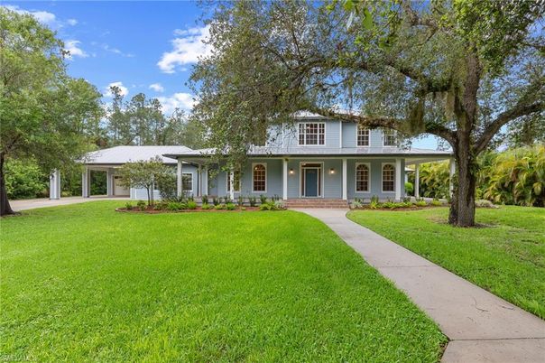 Backyard, Exterior, Facade, Ranch
