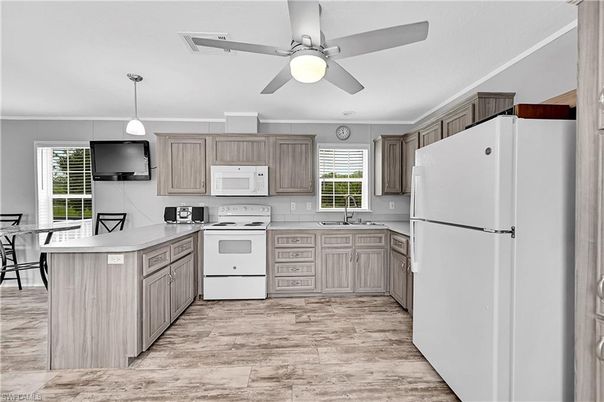 Dining room, Interior, Kitchen, Pendant Lights, Wood Texture Flooring