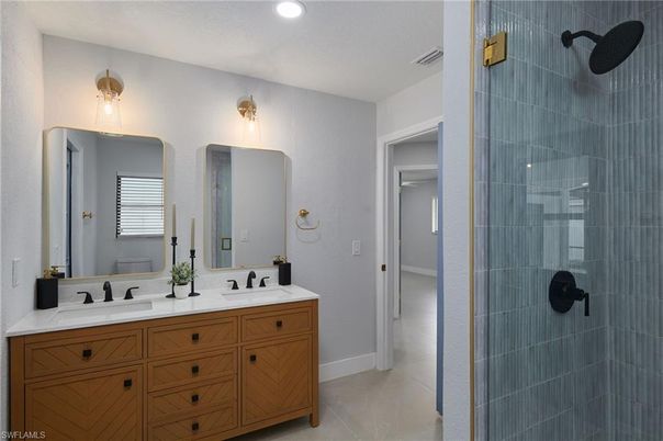 Bathroom, Dual Sink Vanities, Interior, Recessed Lighting