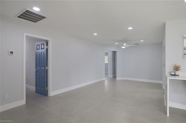 Empty room, Interior, Recessed Lighting