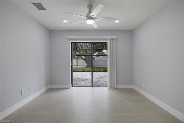 Empty room, Interior, Recessed Lighting