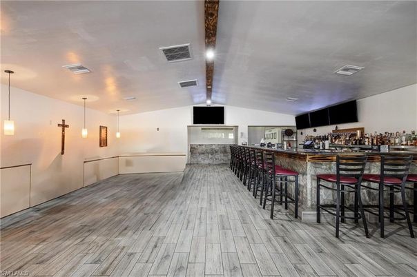 Interior, Pendant Lights, Wood Texture Flooring