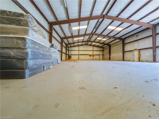 Garage, Interior, Wooden Beams