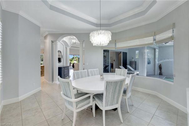 Chandelier, Dining room, Interior