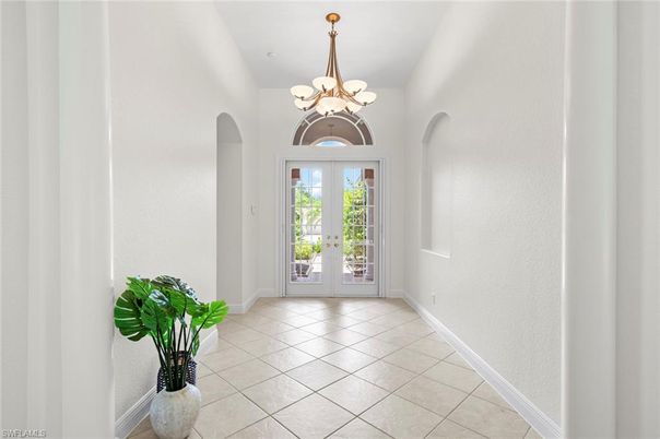 Chandelier, Interior