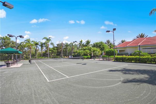 Exterior, Tennis Courts