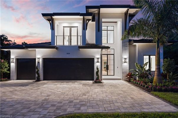 Attached, Exterior, Facade, Modern
