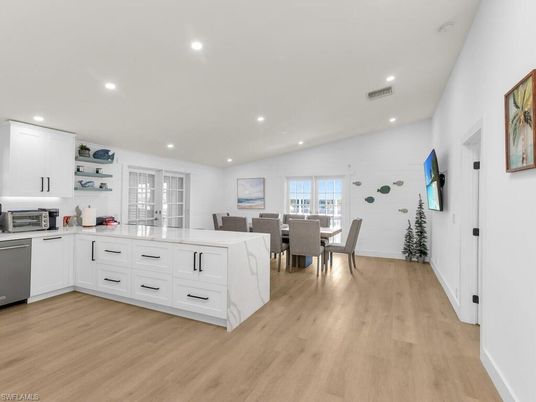 Dining room, Interior, Kitchen, Recessed Lighting, Wood Texture Flooring