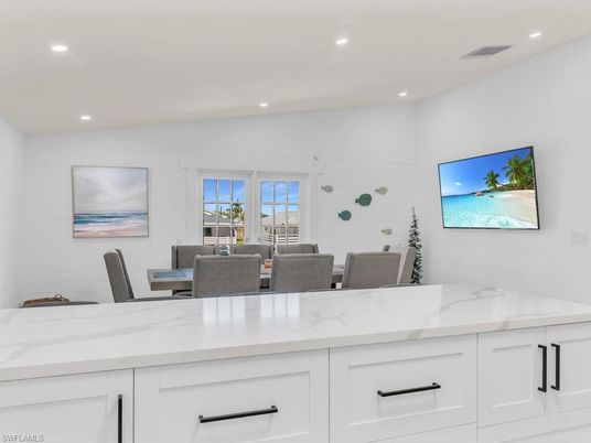 Dining room, Interior, Recessed Lighting