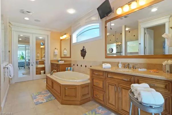 Bathroom, Interior, Recessed Lighting