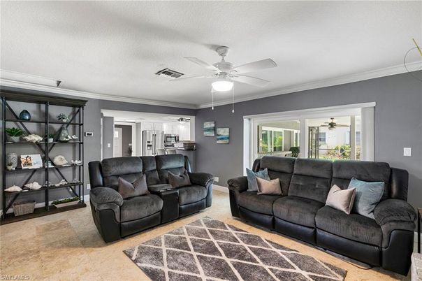 Interior, Kitchen, Living room, Stainless Steel Appliances