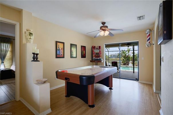 Game Room, Interior, Wood Texture Flooring