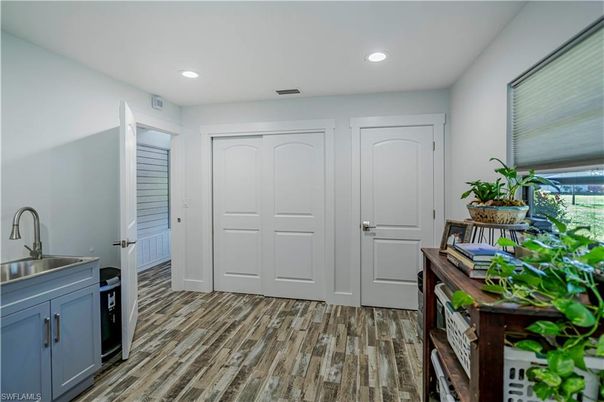Interior, Recessed Lighting, Wood Texture Flooring