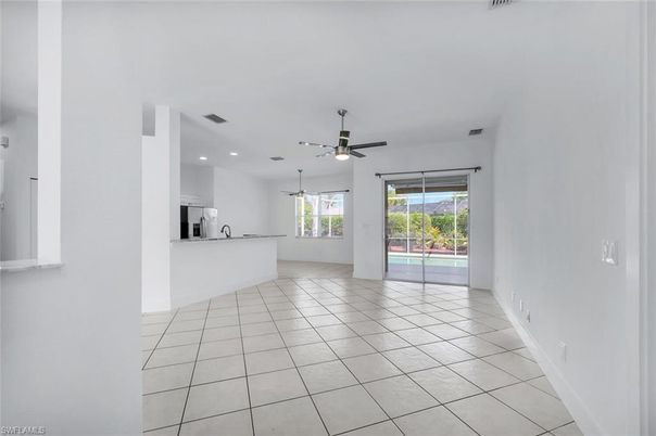 Empty room, Interior, Recessed Lighting