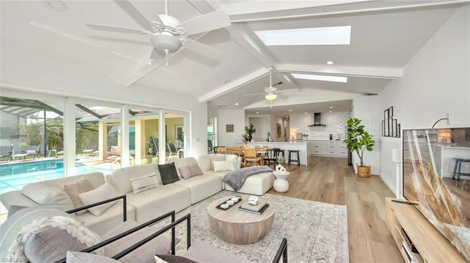 Dining room, Interior, Kitchen, Living room, Recessed Lighting, Wood Texture Flooring